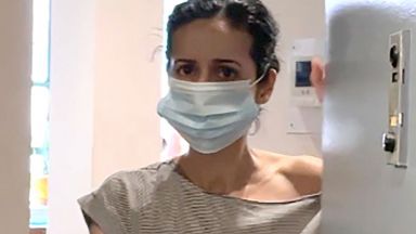 Докато жените в Афганистан са изплашени от завръщането на потисническия