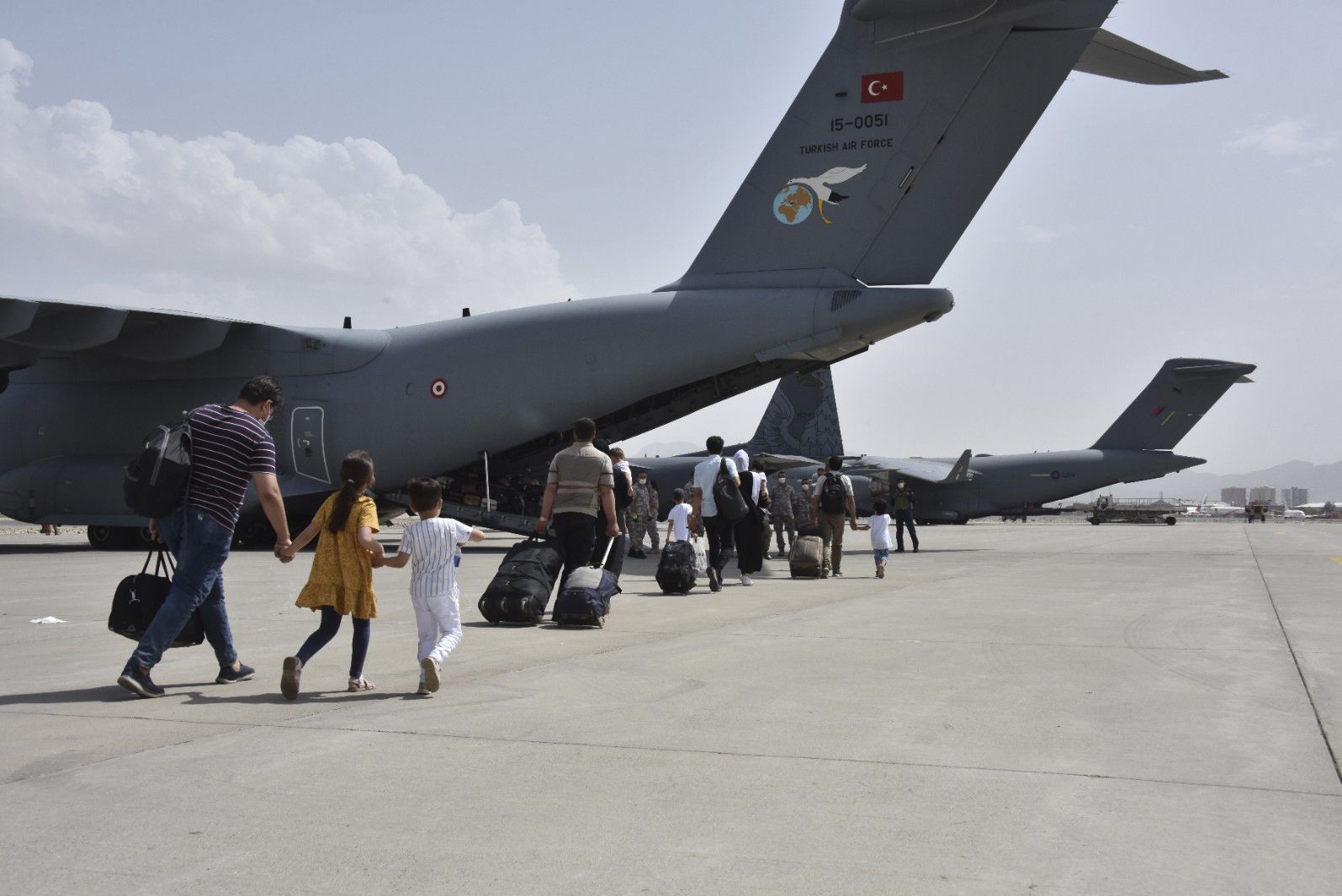 Евакуация на летището в Кабул 