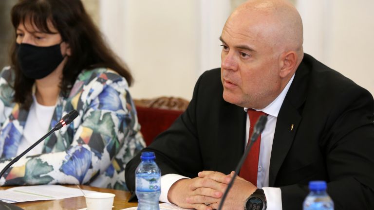 Главният прокурор Иван Гешев отново изненадата депутатите от правната комисия,