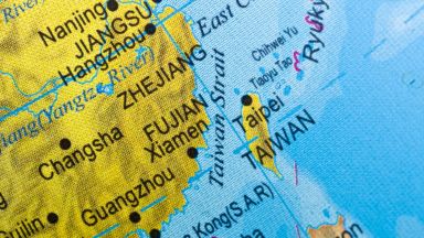 Външният министър на Китай Ван И заяви че сюжетите с Украйна