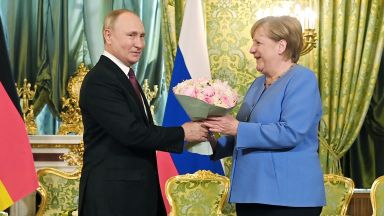Канцлерката на Германия Ангела Меркел пристигна днес в Москва за
