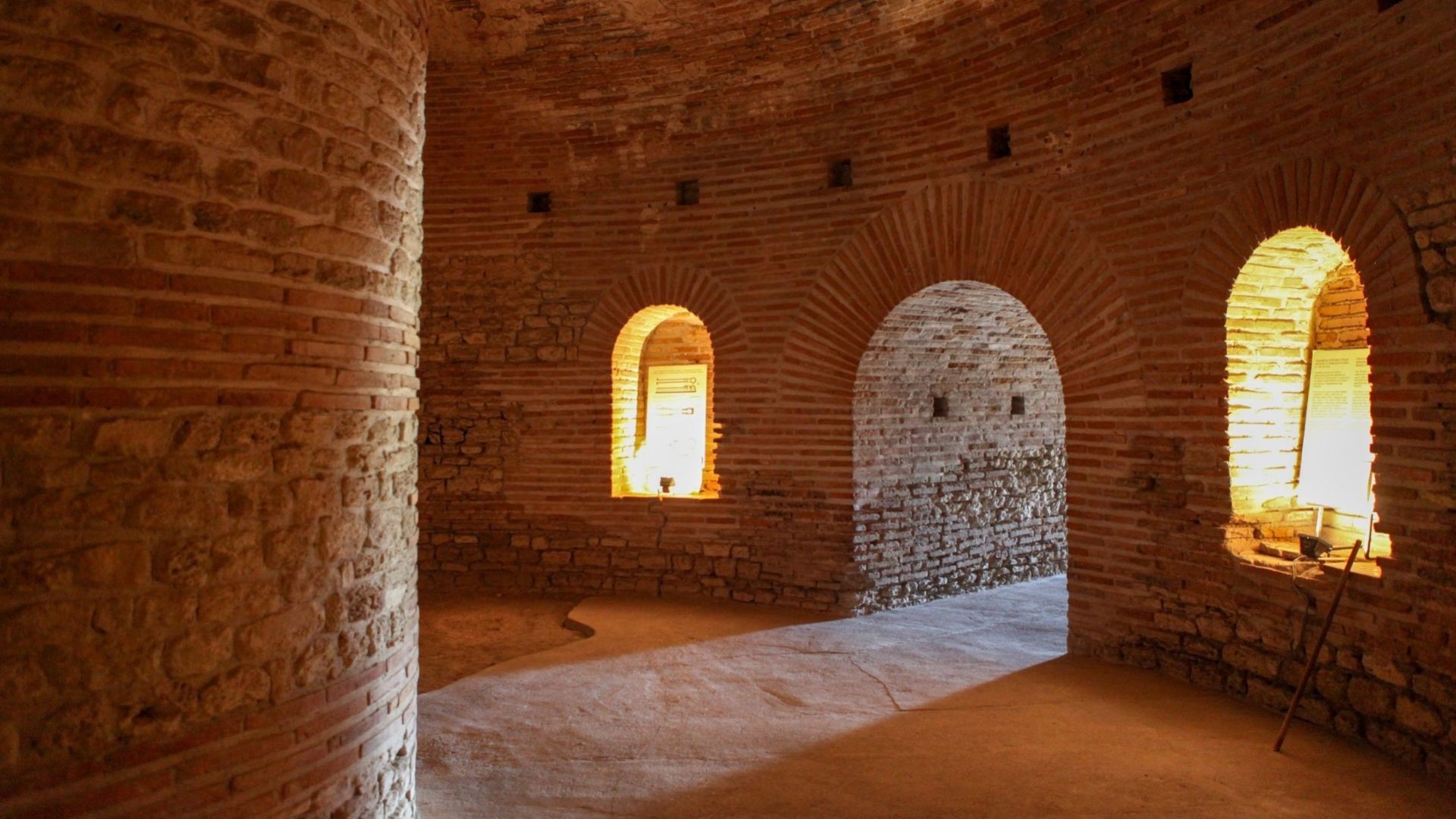 Тракийската куполна гробница в Поморие ще привлича туристи с нова светлинно-звукова система