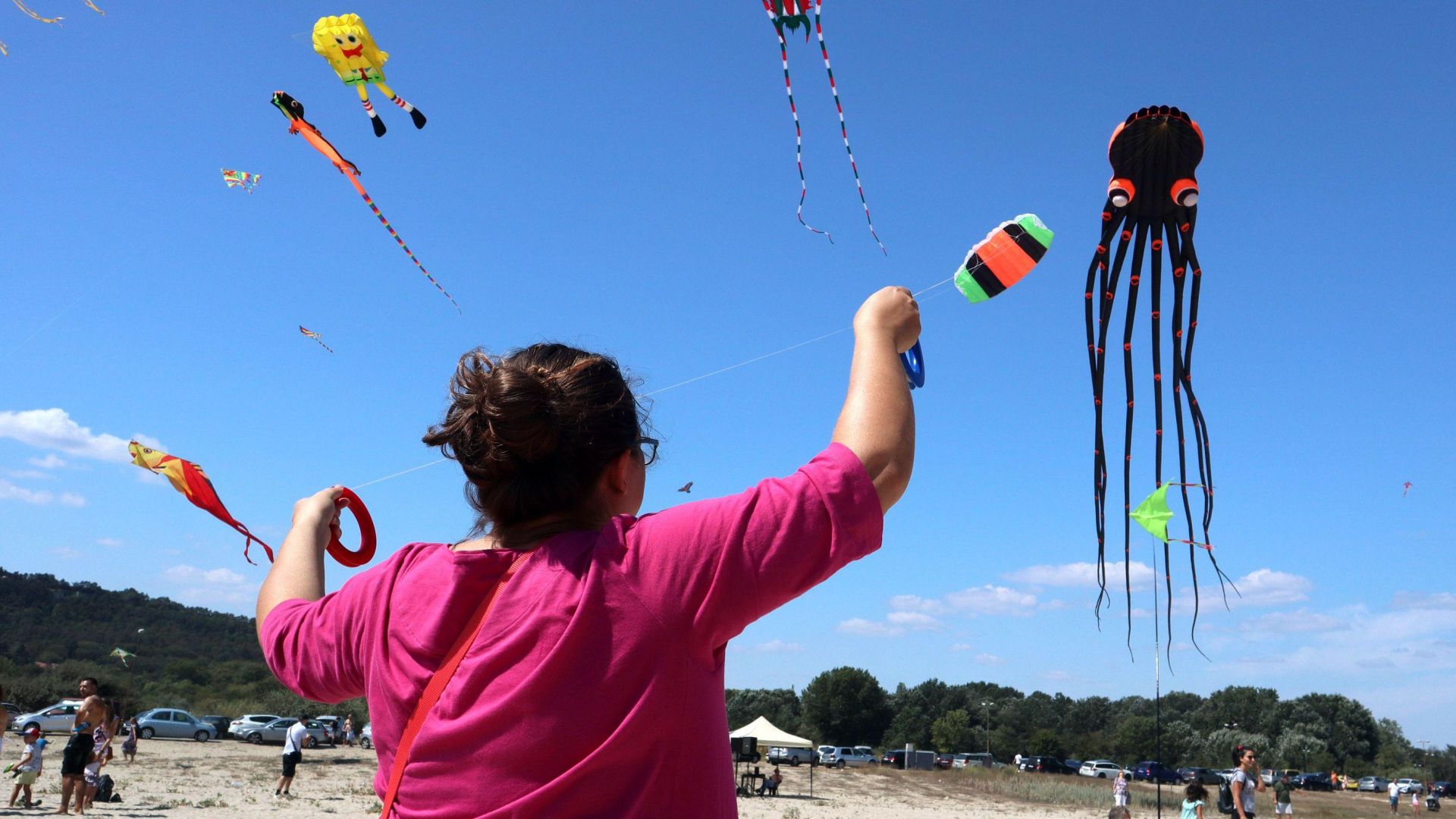Фестивал на хвърчилата показва въздушни чудеса на шест места по Черноморието