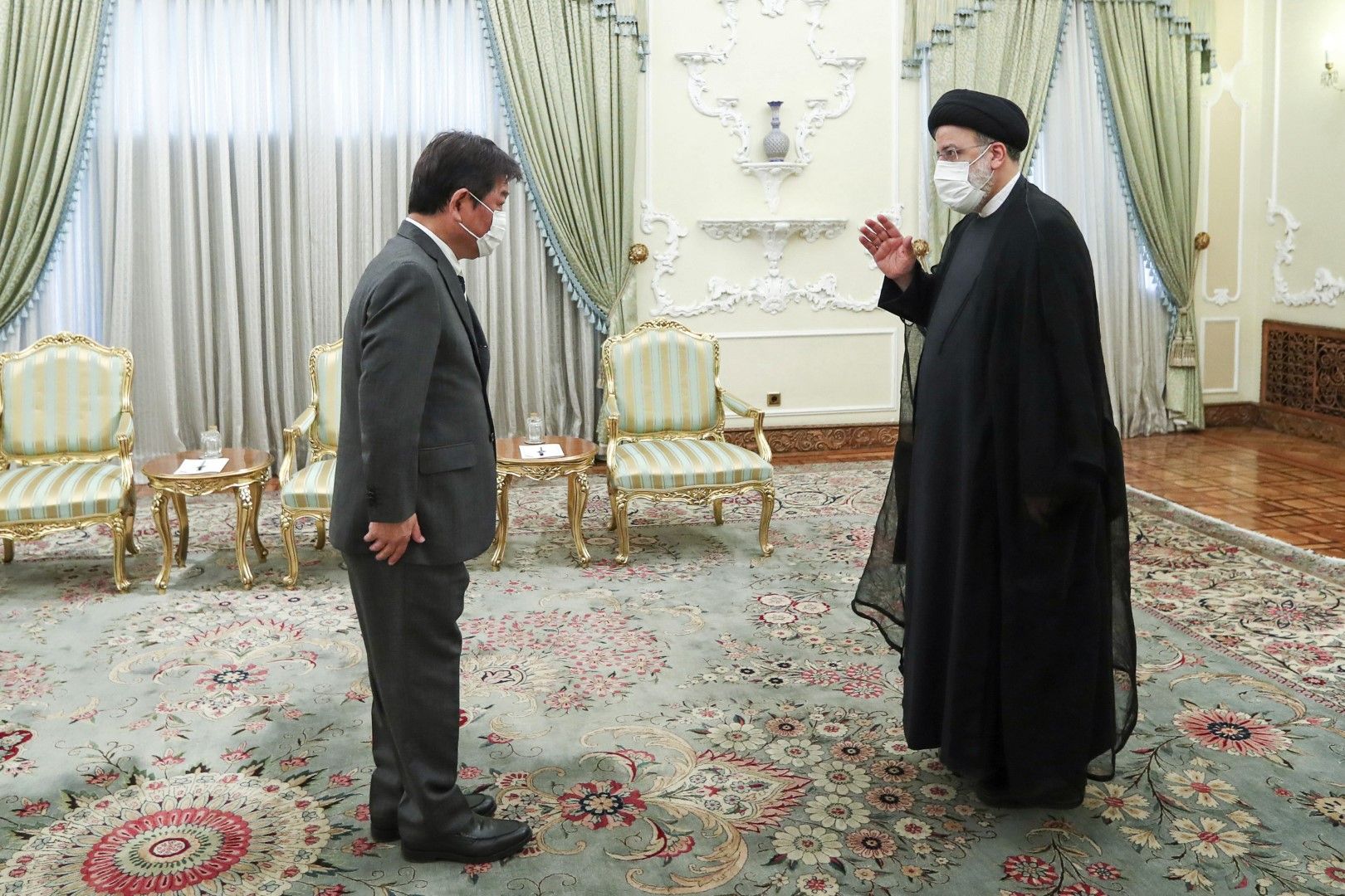 Иранският президент Ебрахим Раиси прие японския външен министър Тошимицу Мотеги и му каза, че подобряването на връзките с Япония е от голяма важност за Иран