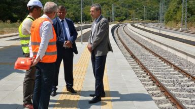 Вече са прокопани първите 70 метра от най дългия двутръбен железопътен