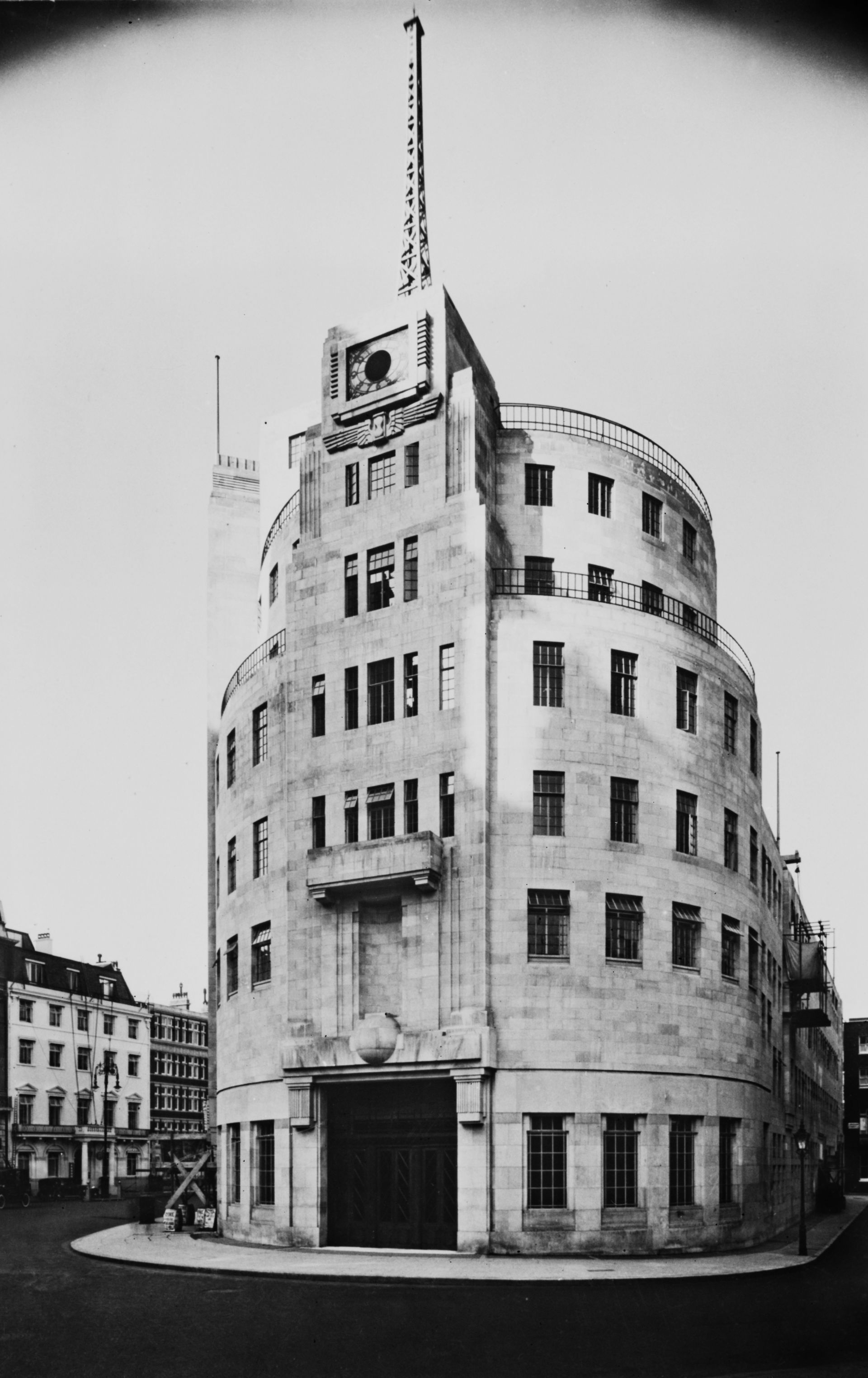 Сградата на BBC  е емблематична за Лондон