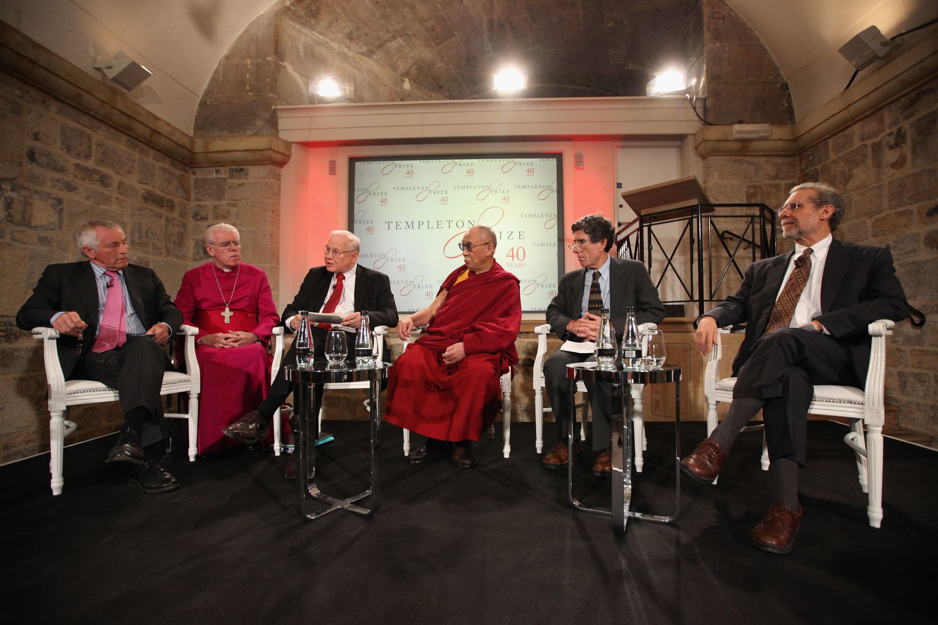 Май, 2012: Далай Лама в студиото на Панорама по BBC