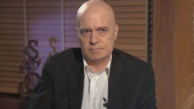 Лидерът на Има такъв народ Слави Трифонов коментира в профила