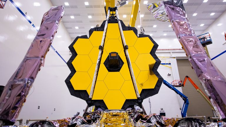 Орбиталният телескоп "Джеймс Уеб" завърши най-трудното си пътуване