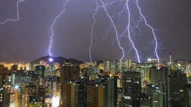 В София над 80 от сградите са без мълниезащита особено