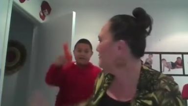 Интервю на живо с министър в Нова Зеландия беше прекъснато