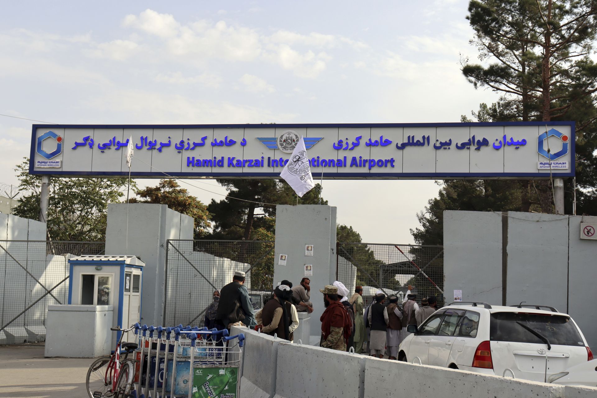 Талибаните поеха пълен контрол над летището в Кабул 