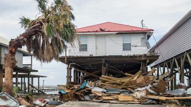 Айда разруши Луизиана, жителите се готвят за месец без вода и ток (снимки)