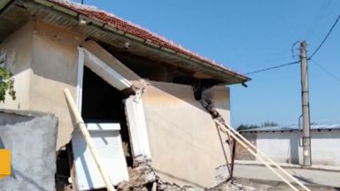 Порой остави без дом директора на училището в пловдивското село