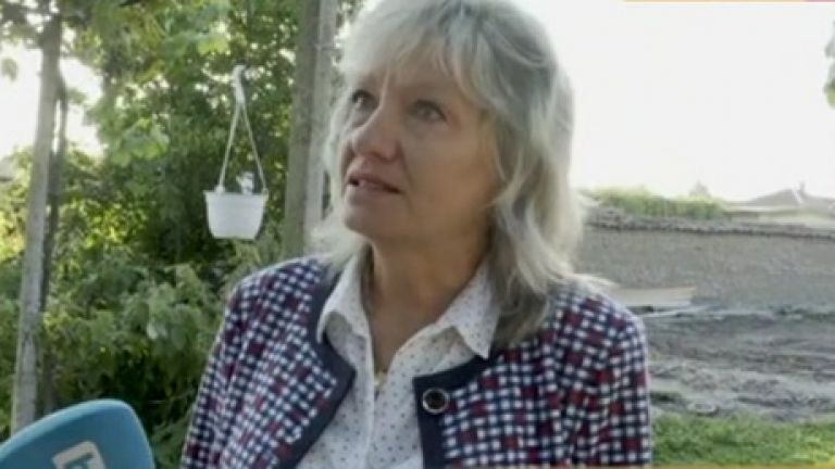 Вълна от съпричастност към учителката, чиято къща в Пловдивско се