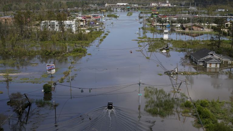 От снощи в американския град Ню Орлийнс действа полицейски час,