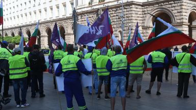 Работници от Автомагистрали Черно море които не са получили