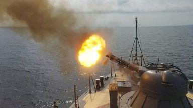 Бойни кораби  тренират защита от ядрено оръжие в Черно море (снимки)