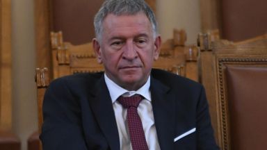 Министърът на здравеопазването Стойчо Кацаров се срещна с протестиращите медицински