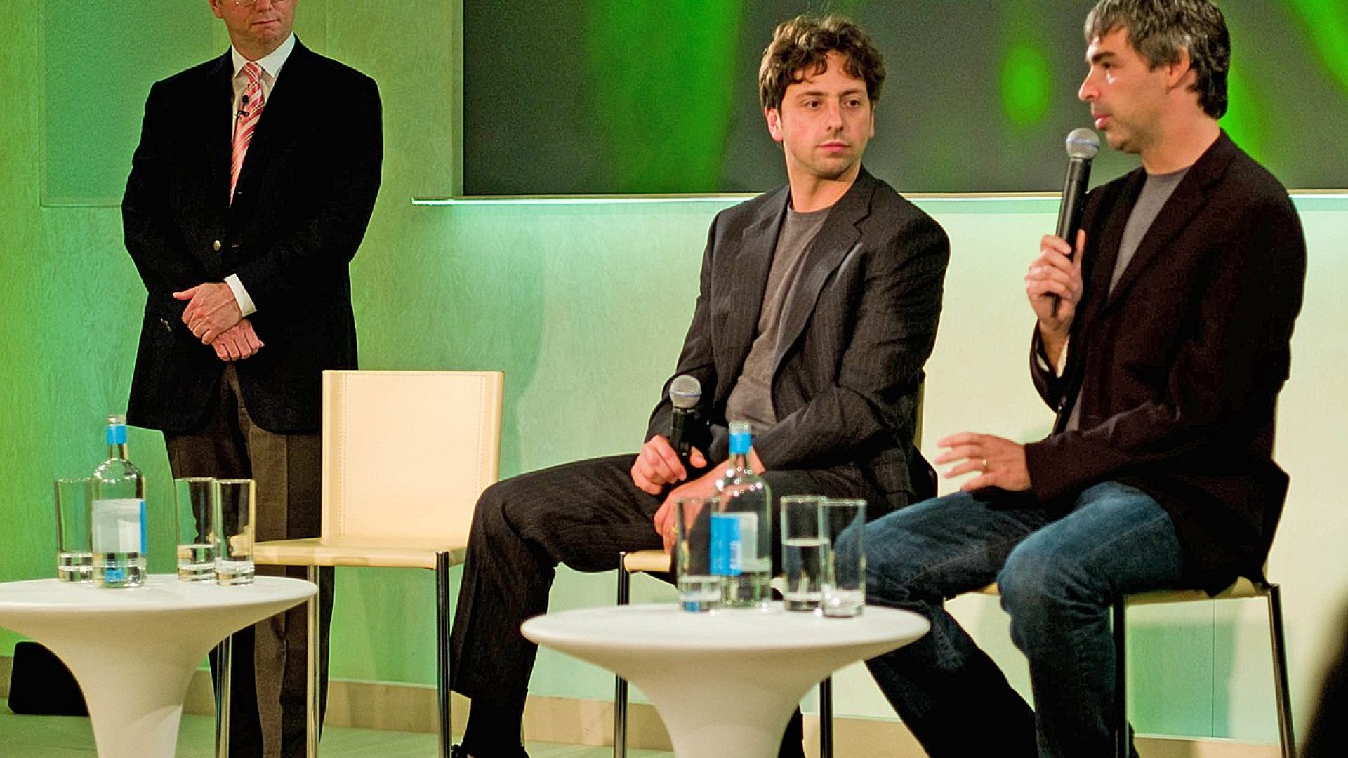 Сергей Брин и Лари Пейдж напускат университета, за да създадат Google