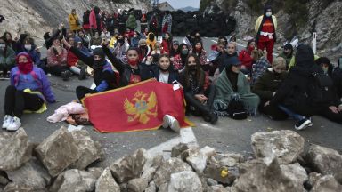 Премиерът на Черна гора Здравко Кривокапич съобщи че е задържан