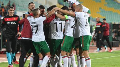 Националният отбор по футбол се изкачи с пет места, изпревари и Северна Македония