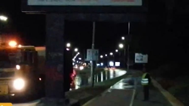 Мъж твърди, че е бил ударен с лопата в главата,