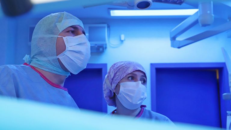 Една от най-сложните оперативни интервенции в коремната хирургия – лапароскопска