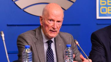 Винаги с Европейския съюз никога срещу Русия С такава реминисценция