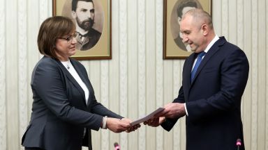 Интригата и прогнозите на кого президентът ще връчи третия мандат