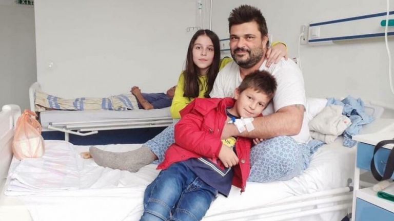 47-годишният Светлозар Дончев от София е самотен баща на две