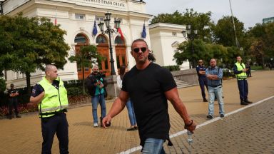 Протести заради въвеждането на здравния сертификат за влизане на закрито