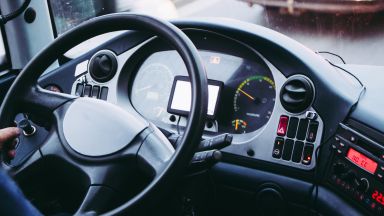 Автобусите на градския транспорт във Варна се движат с разреден