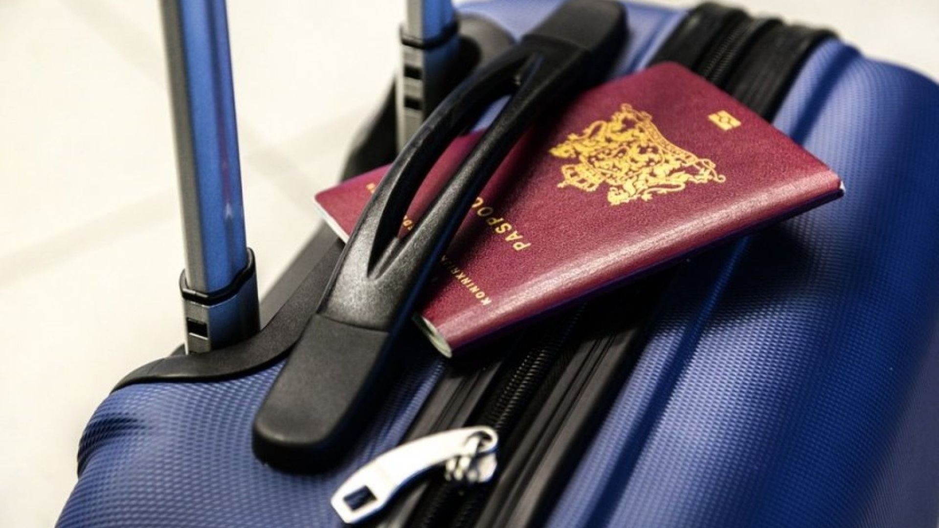България спира временно да издава визи на руски туристи и собственици на имоти