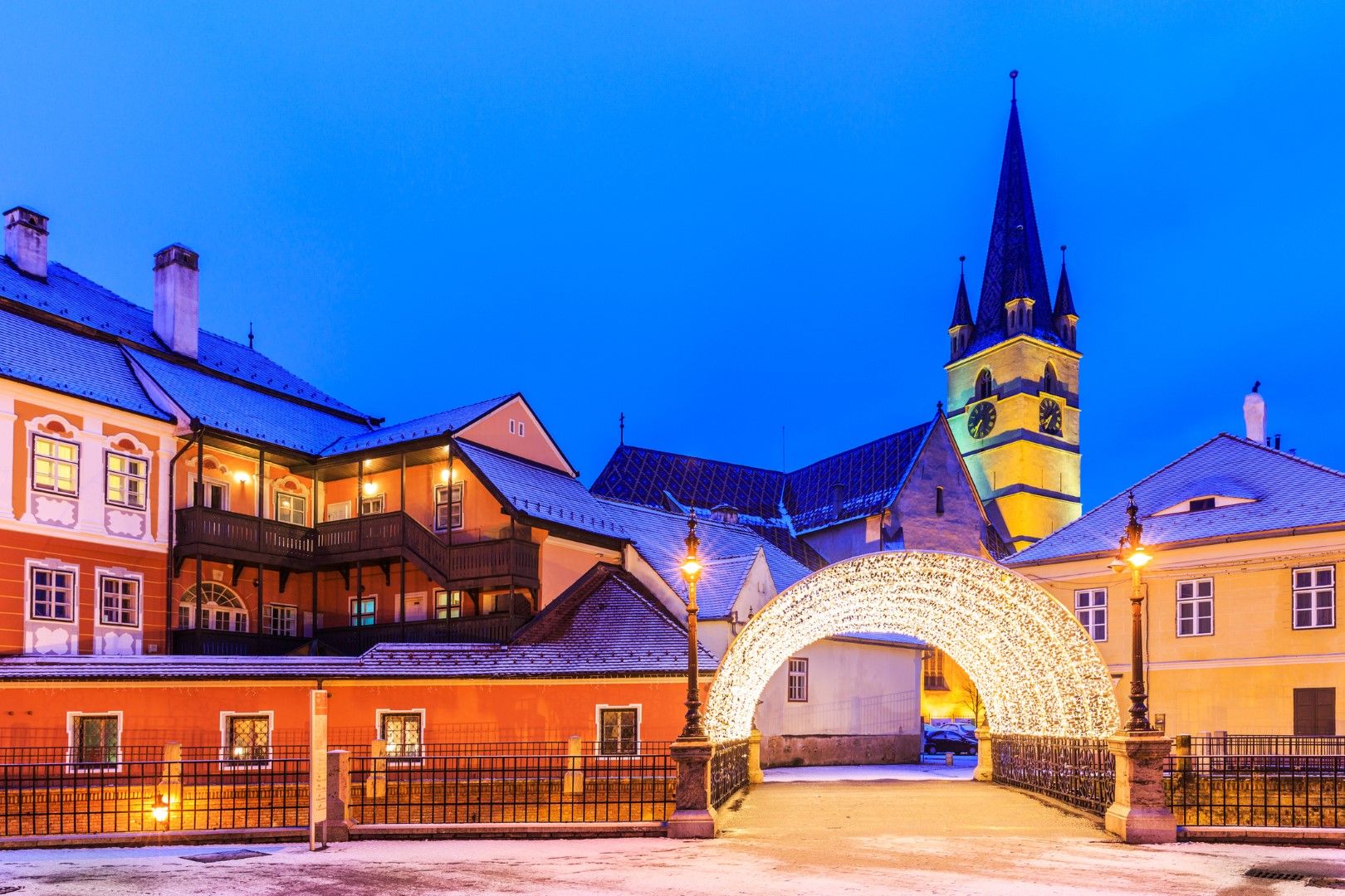 Мостът на лъжите по Коледа