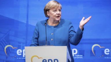 Германската канцлерка Ангела Меркел каза днес че никой в нейния