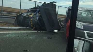 Сблъсък на два микробуса затрудни движението по магистрала Тракия край