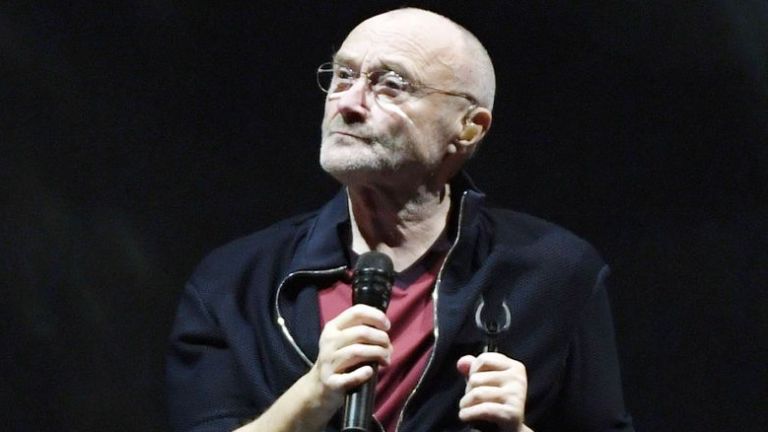 Phil Collins’ health is deteriorating, he can no longer stand up (video)