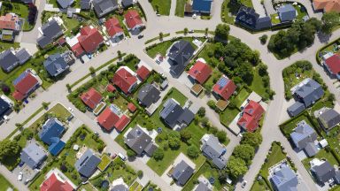 Обвиняват големите имотни компании за 85-процентовото поскъпване на жилищата в Германия 
