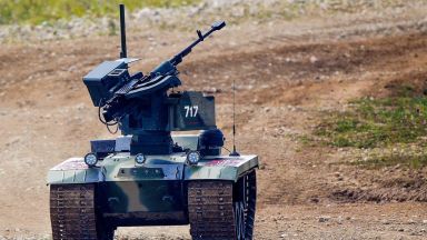 Русия използва нови бойни роботи и тактически автомобили на втория