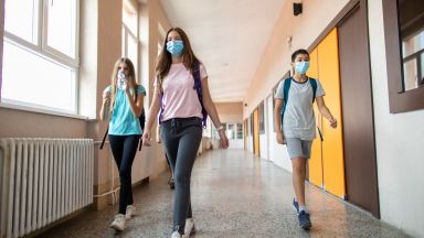 До две години затвор очаква родители в Гърция които отказват