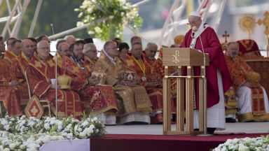 Папа Франциск отпътува за Източна Словакия където планира да се срещне