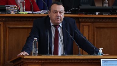 Ние се радваме хората които имат претенции да реализират своите