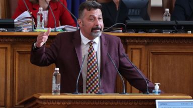 Заместник председателят на Има такъв народ Филип Станев не изключи опцията