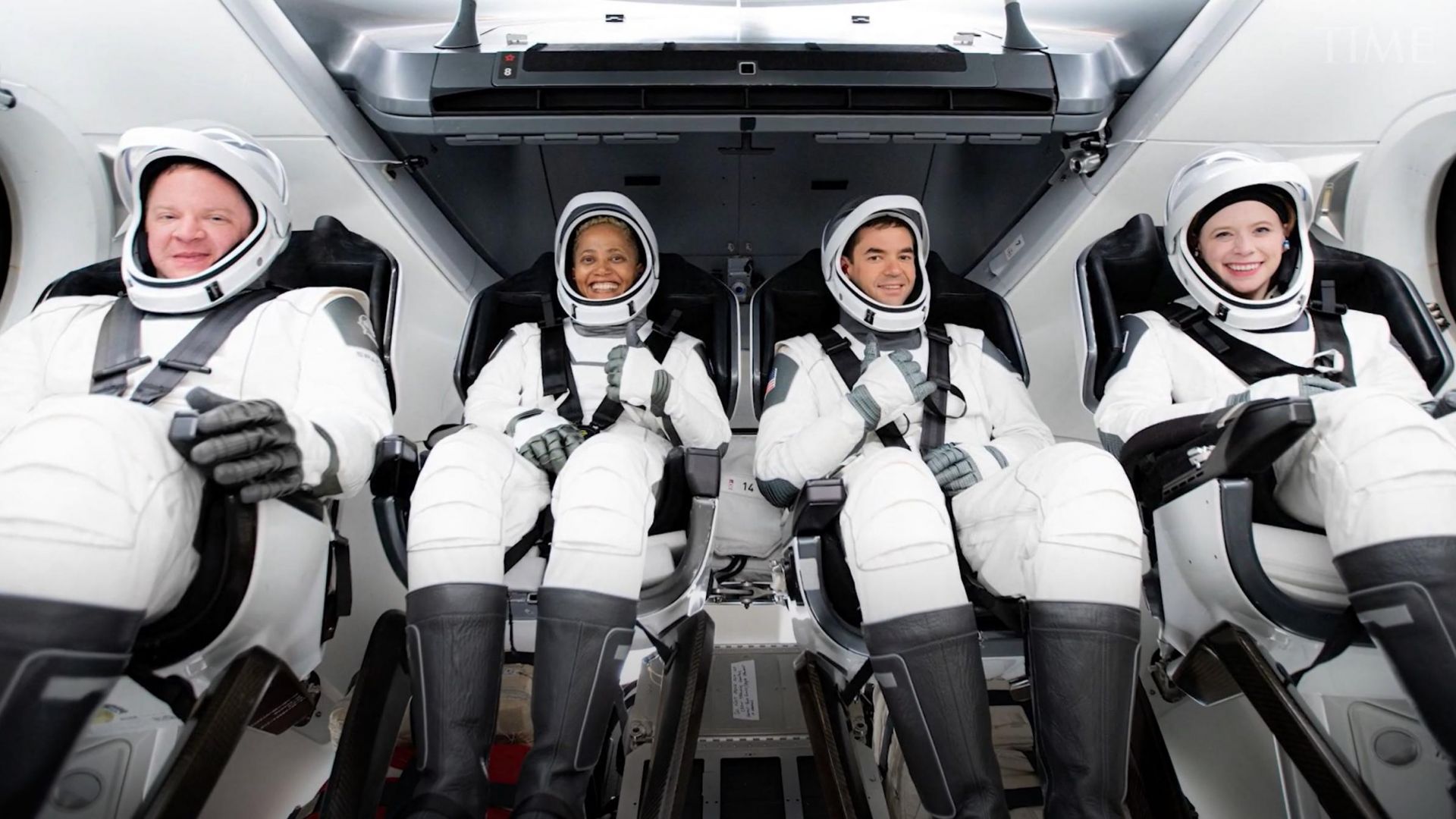 В Космоса ще полети още един милиардер