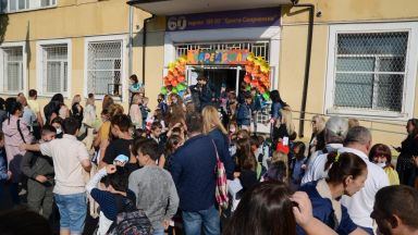 Днес е първият учебен ден за над 706 000 български