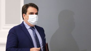 Делото за вреди заведено от бившия служебен финансов министър и