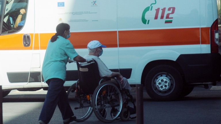 От утре, 17 септември, пациентите с леки или със средно