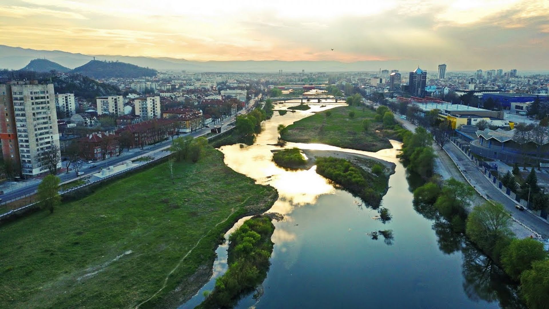 Започва почистването на коритото на река Марица