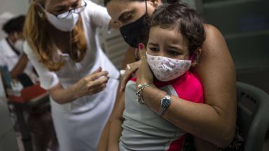 Трябва много внимателно да подходим с ваксините срещу Covid в